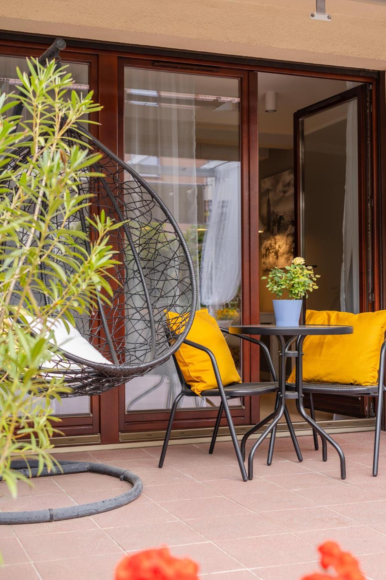 Апартаменты Rentplanet - Apartament Partynice Вроцлав Экстерьер фото